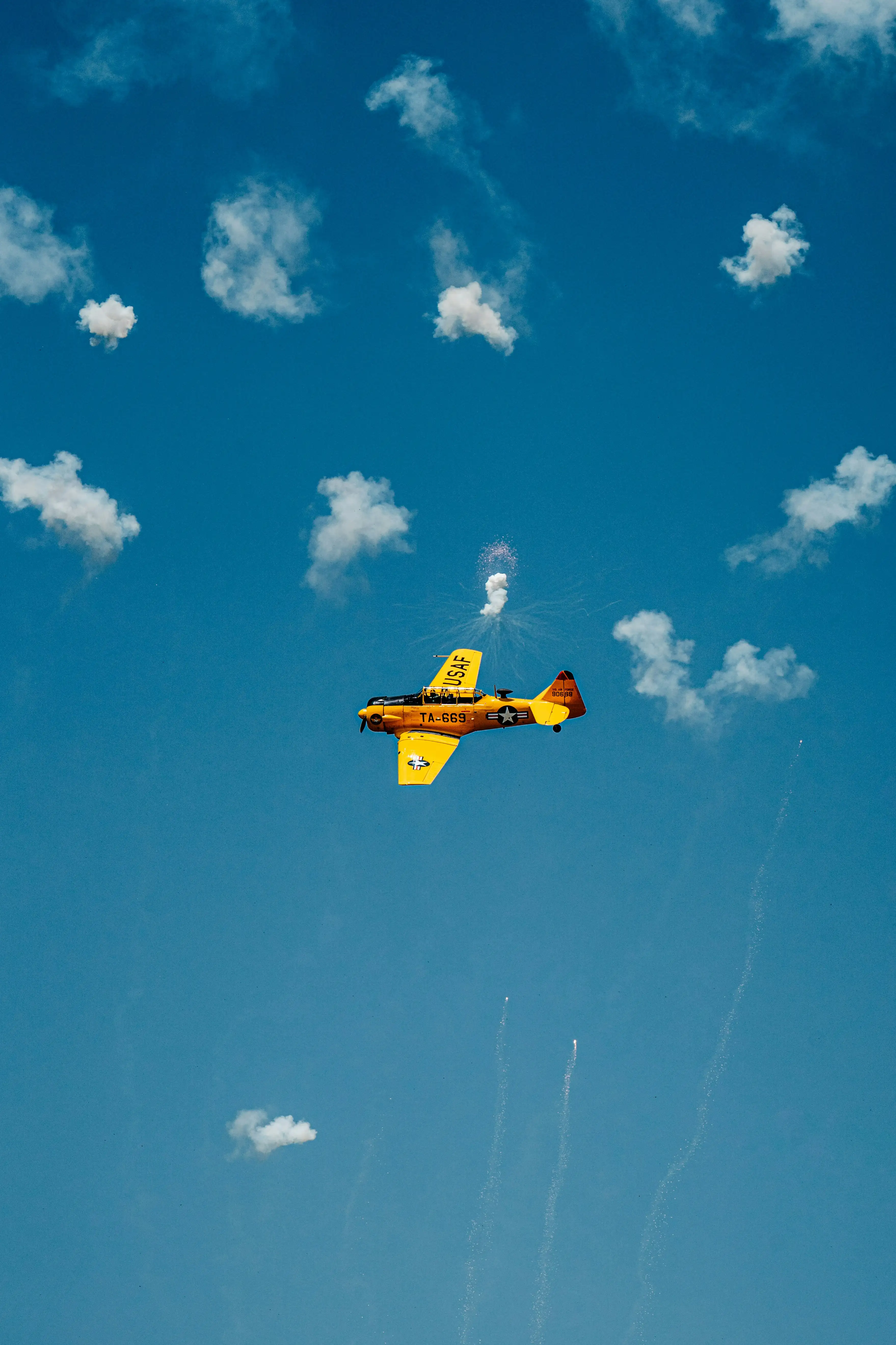 Echo Aviation CFI guiding a student on a cross-country training flight