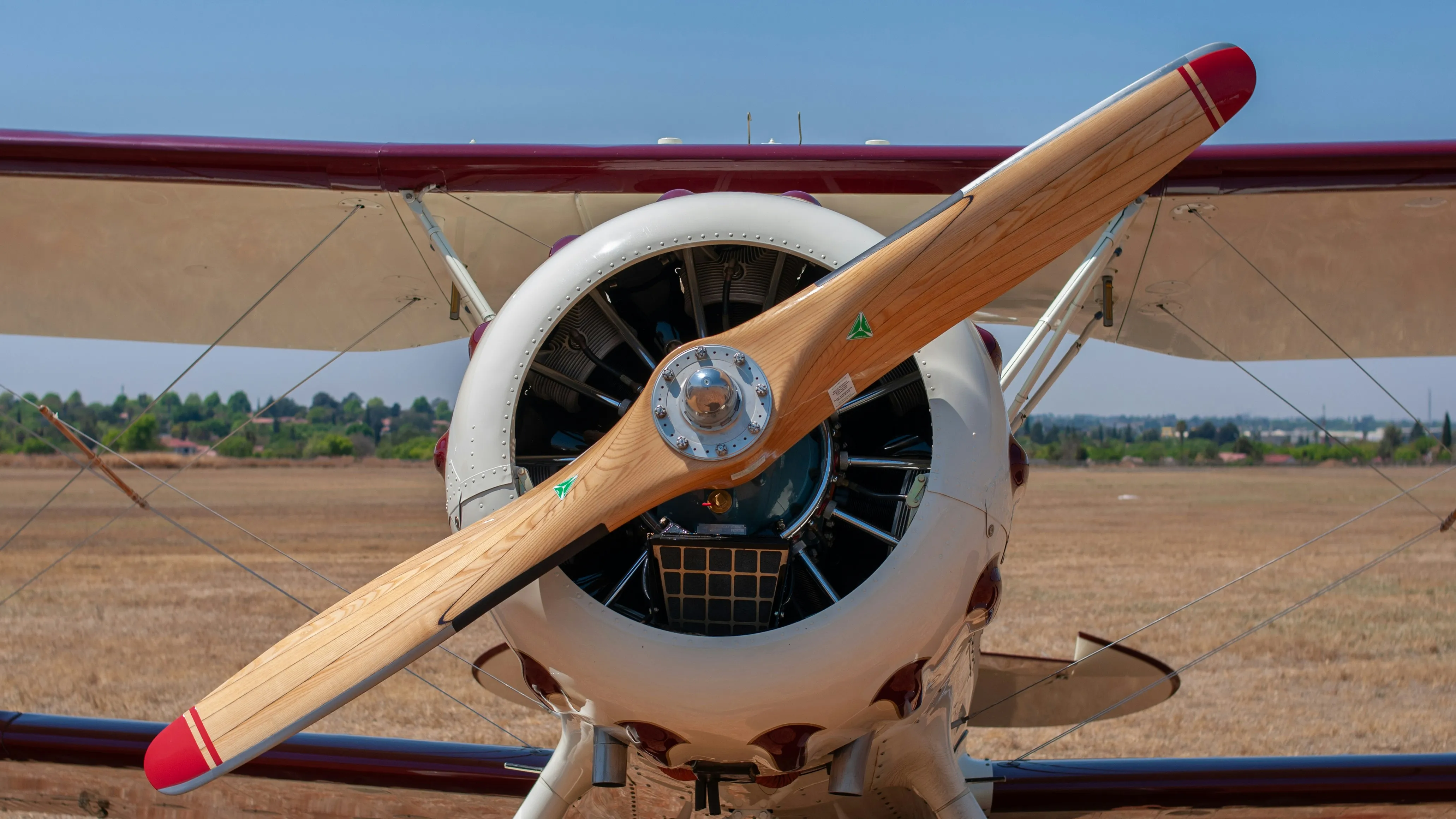 Flight instructor and student taxiing a Cessna